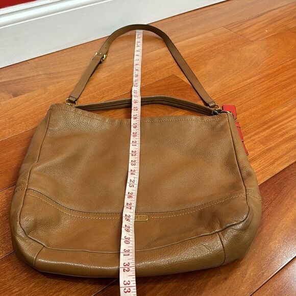 Coach British Tan Leather Hobo Adj. Strap 2 Way Shoulder Zip Close - Picture 14 of 16